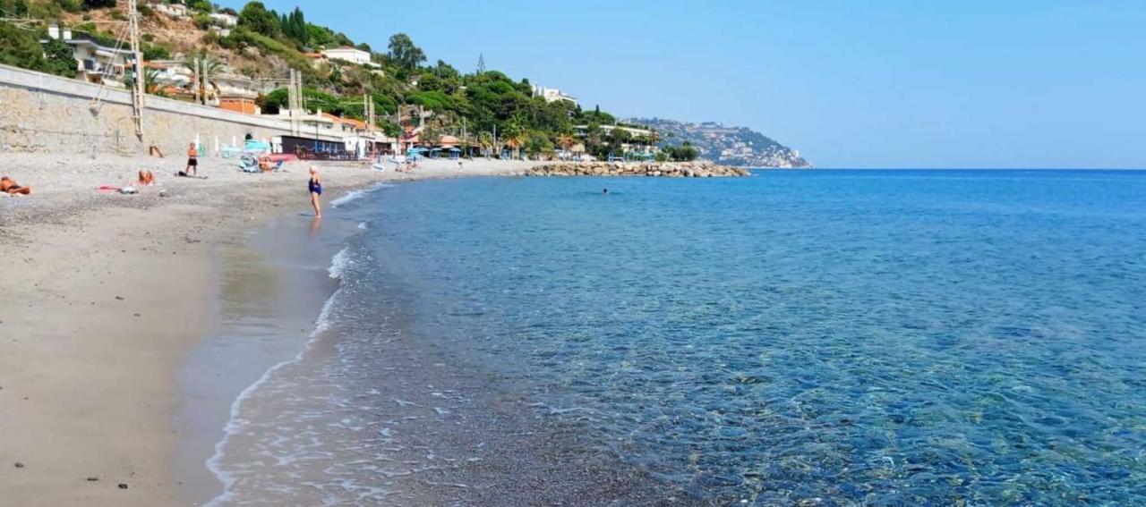 La Gaviota - Bilocale Sul Mare In Arziglia Appartement Bordighera Buitenkant foto